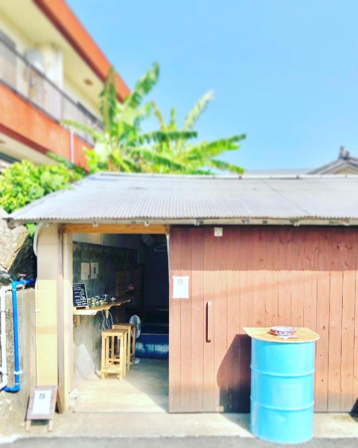 奄美ゲストハウス Hub A Nice Inn Setouchi  Exterior photo